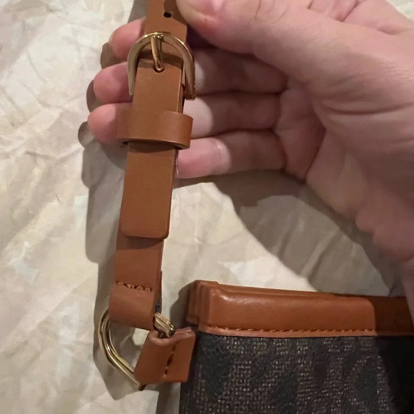 NWOT Michael Kors small brown logo belt bag max 28 inch waist - Picture 3 of 10